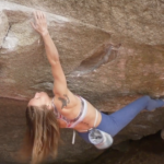 Isabelle Faus bouldering